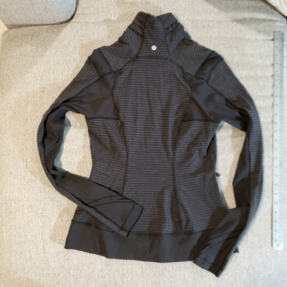 Lululemon Bhakti Jacket Size 8 Color Black/grey